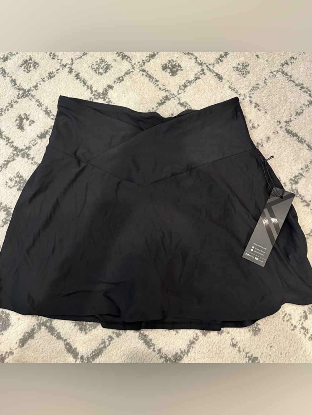 NEW Kyodan Black Mini Skort with V-Waistband. Size Medium